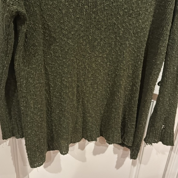 Olive green Sz 2X light weight v neck plus size sweater - Picture 3 of 5